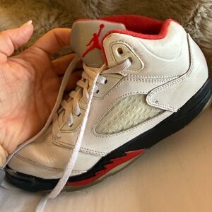 Classic Boys Nike Jordans - white and red . Size 2.5 ❤️🏀